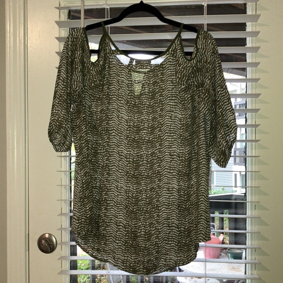 $5 Sale! Olive Green Cold Shoulder Top - Picture 6 of 6